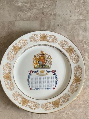 Commemorative Plate Silver Jubilee Queen Elizabeth II